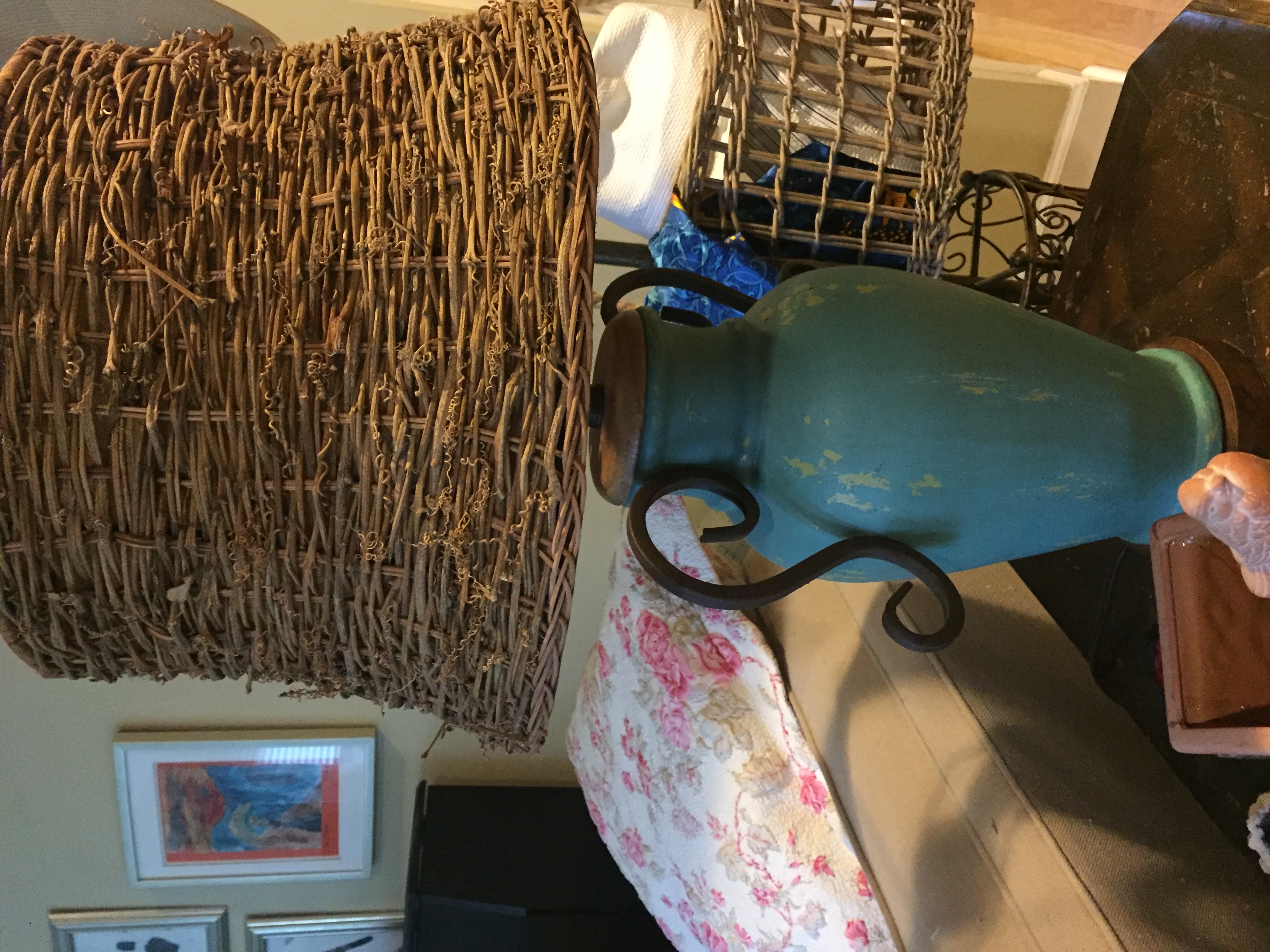 4E5B16BE-FB08-40D4-8AD1-48C30FAAD8D0